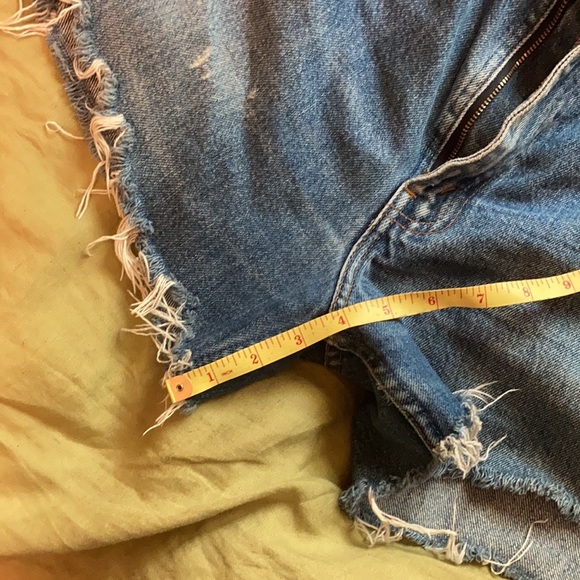 Vintage Levi’s Shorts - Picture 7 of 8